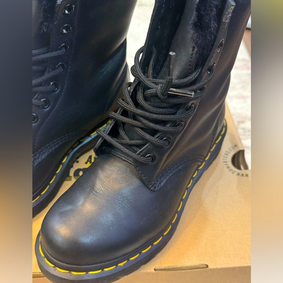 Dr. Martens Serena boot almost new - Picture 6 of 6